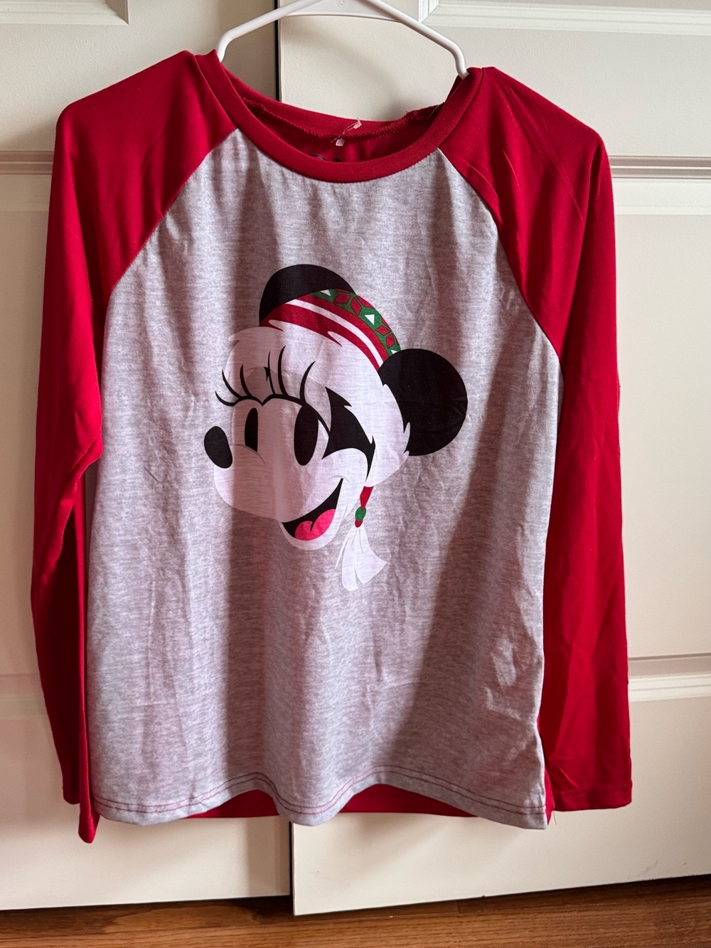 NWT Disney Women's M Minnie Mouse Holiday Pajama Top